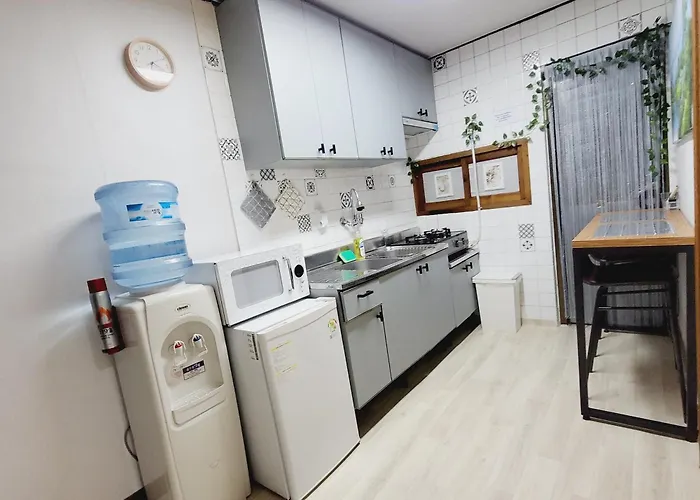 Cozy Private Newly Renovated #3 首爾